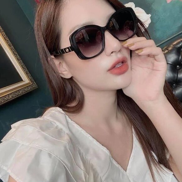 ?️ New Gucci GG0762S 001 Sunglasses - Black Frame, Grey Gradient Lenses main image 7